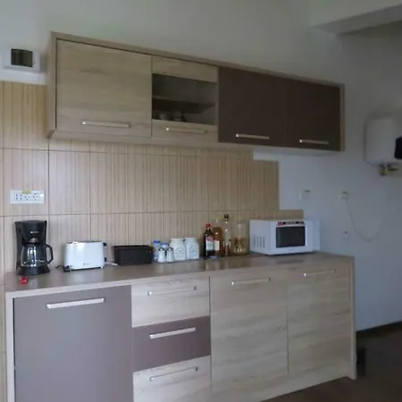 Vila Crem Нэводари