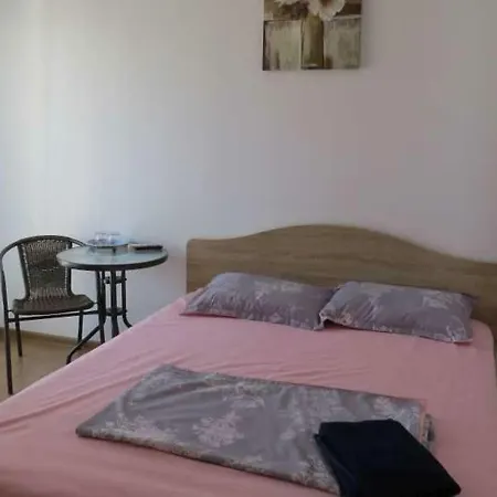 Vila Crem Нэводари